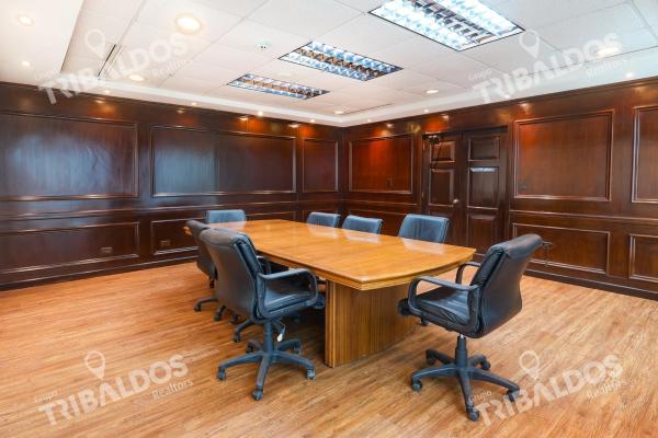 Oficina corporativa lista para ocupar en calle 50
