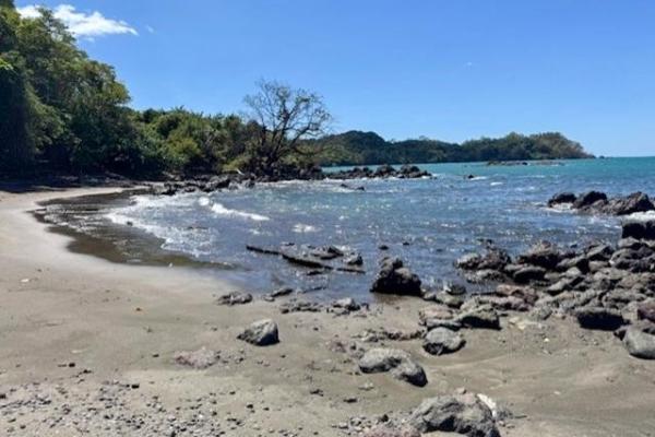 Santuario de 67 hectáreas frente al mar en arena, veraguas