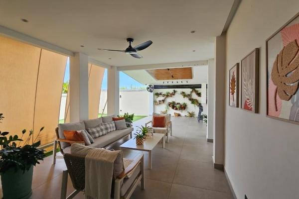 Venta casa unifamiliar de esquina remodelada costa sur