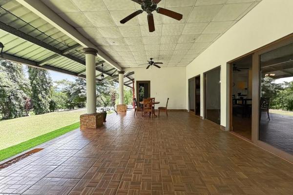 4-bedroom hacienda-style home in david