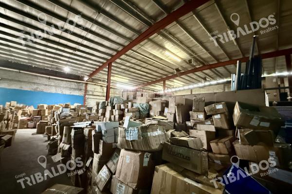 Se vende local comercial con galera bodega