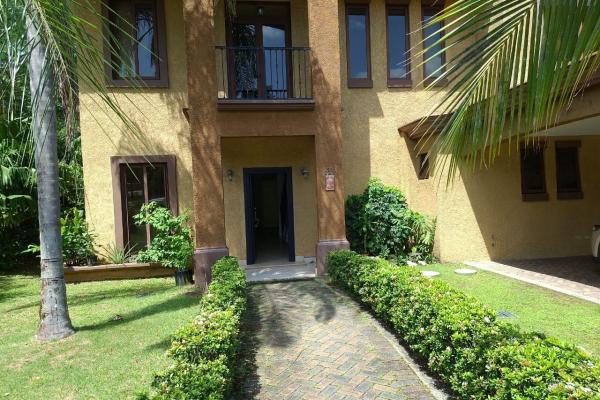 Alquilo embassy club casa forest estate