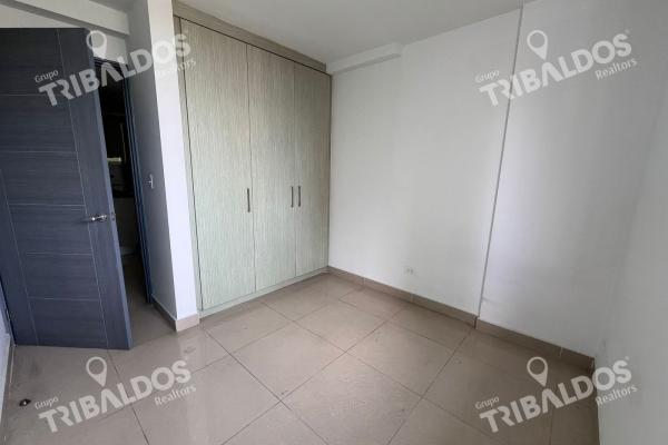 Sale of apartment in green park condado del rey