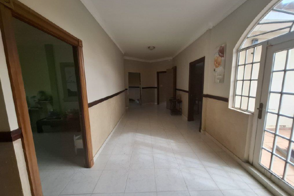 Venta de casa dos niveles con terreno en la chorrera