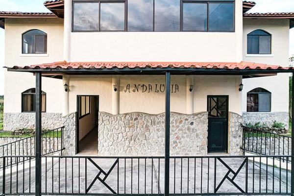 Rare ground-floor canyon view condo in los molinos