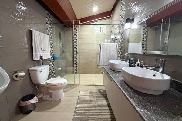 Se vende casa en altos de cerro azul