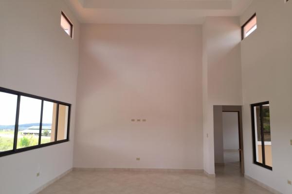 Excelente casa en un gran terreno en venta