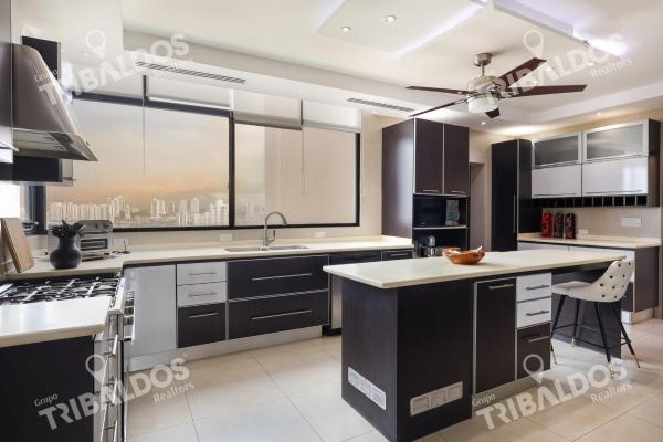 Penthouse 2 niveles frente al mar con terraza en coco del mar