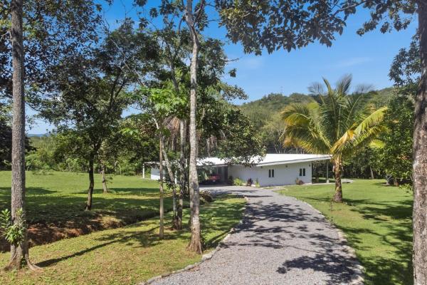 Finca autosuficiente de 10 ha en venta cerca de boquete