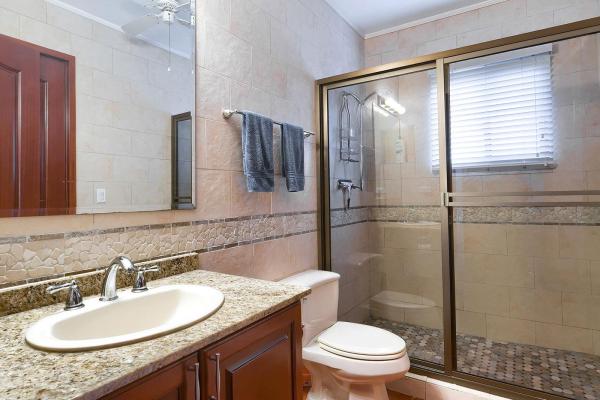 Distinctive home in los molinos | boquete, panama