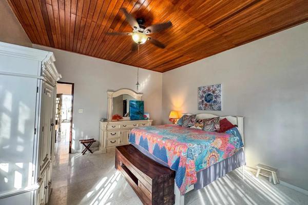 Home with pool on a 2,239 m² lot