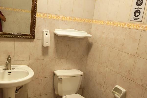 Casa comercial en la cresta a metros de via españa