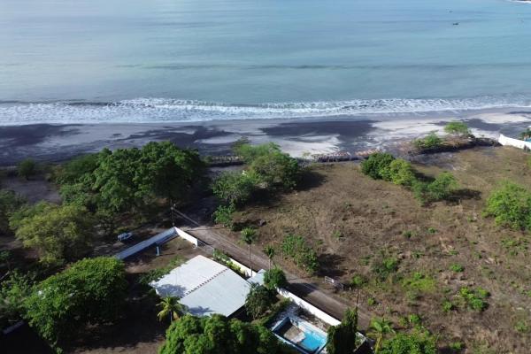 Opportunity: property steps from the beach 3 homes