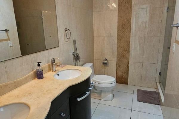Apartment with sea views in ph allure