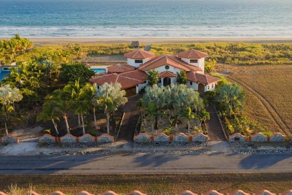 Beachfront mansion with pool in la barqueta
