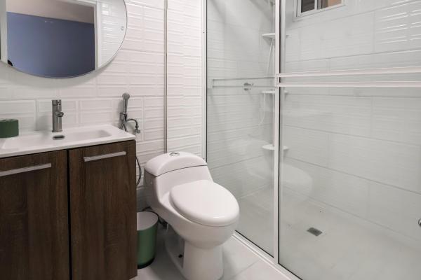 Venta de casa de 2 niveles en altos de panamá
