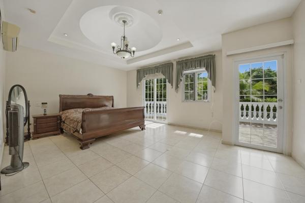 Casa unifamiliar en llanos de curundu, ancon