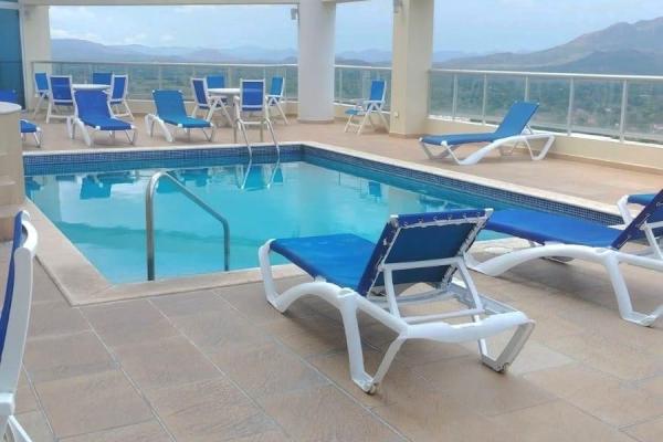 Apartamento en venta con vistas al campo de golf oceano y montana