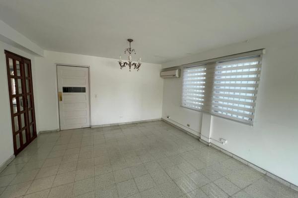 Venta de casa dos pisos con elevador en la loma (hato pintado)
