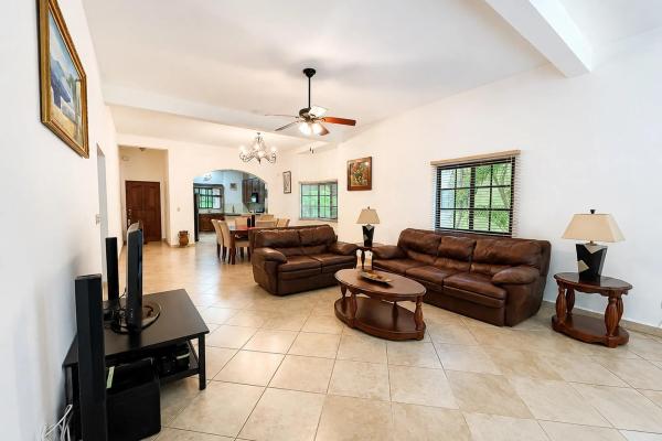 Spacious furnished ground floor apartment in valle