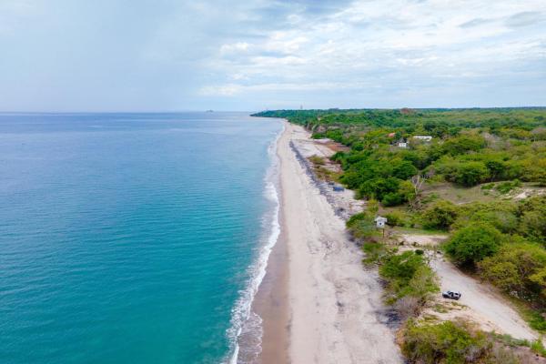 Oportunidad de inversión frente al mar en playa el higo