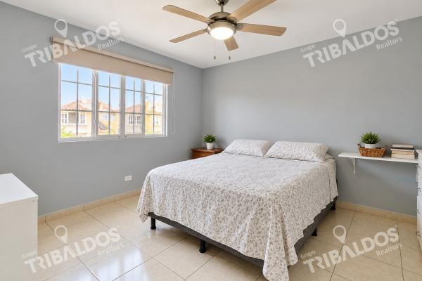 Venta de casa adosada en villa de las azores en villa lucre