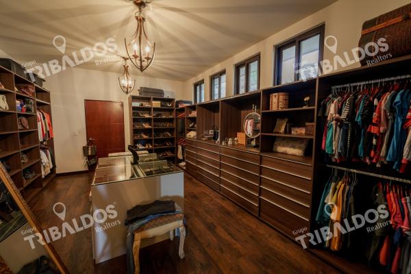 Venta de casa en ph embassy club, clayton