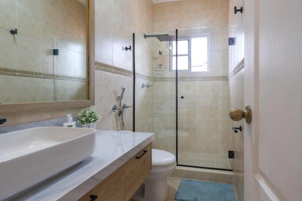 Venta de casa unifamiliar en palmeras del este, costa del este remodelada