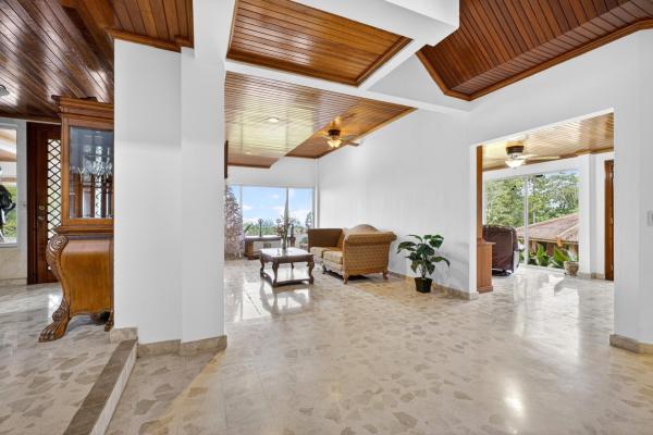 Highland investment estate with rare water concess