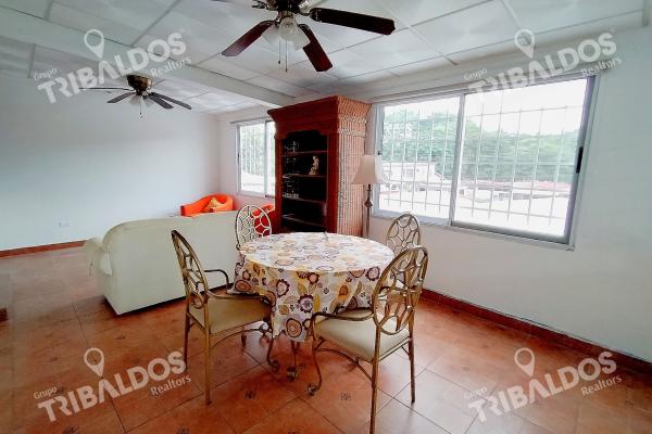 Sale of townhouse in villa cáceres