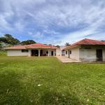 Venta de casa con terreno en residencial brazos heights, colón