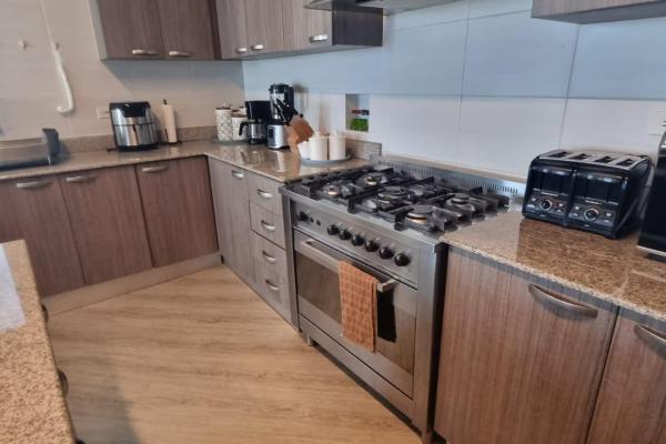 Beachfront apartment with ocean view, ph las olas