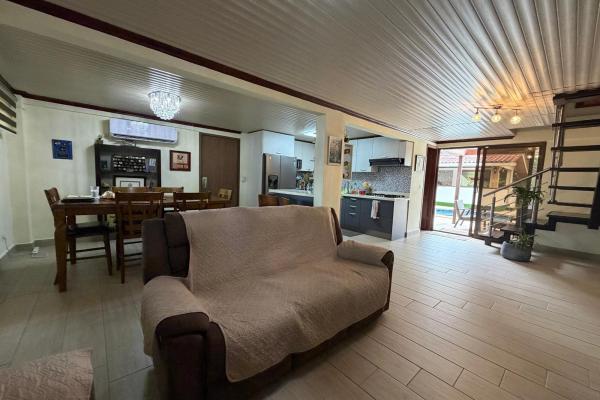 Se vende casa en altos de cerro azul