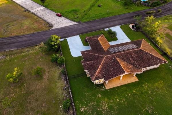 Casa de tres habitaciones en venta en alto boquete