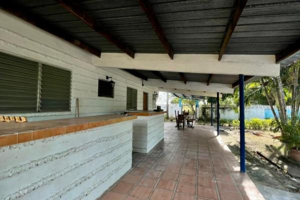 Opportunity: property steps from the beach 3 homes