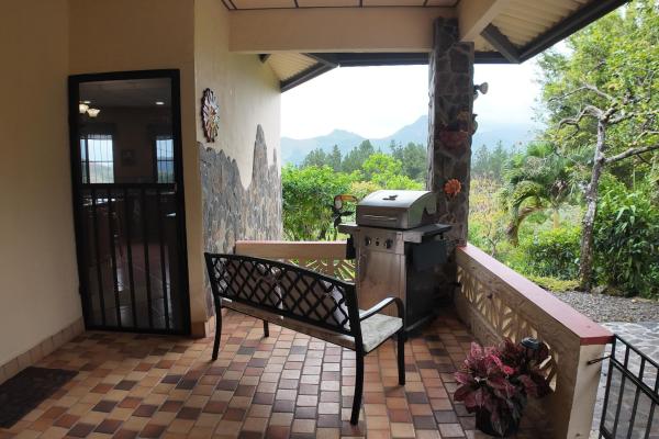 House for sale with stunning views in sora