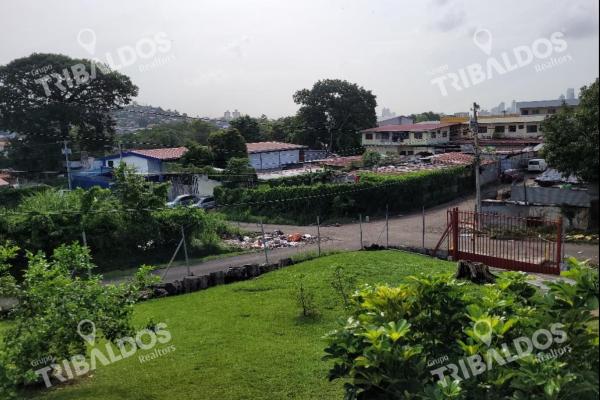 Venta de terreno con mejoras en pueblo nuevo