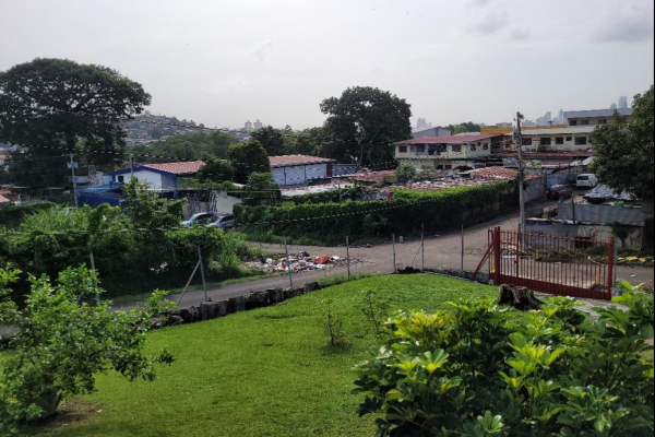 Sale of land with improvements in pueblo nuevo