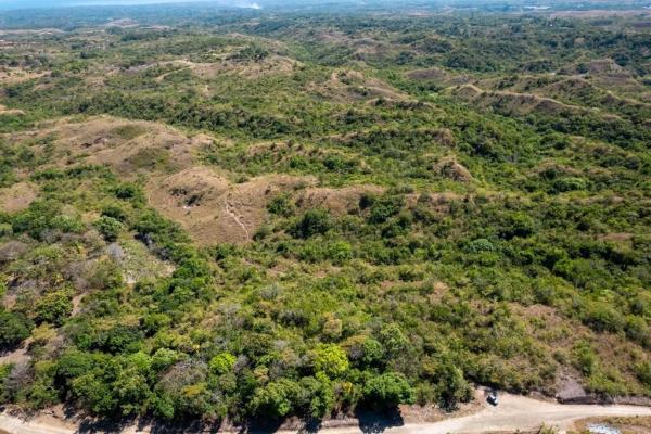 Terreno de montaña de 28 hectáreas en el camino al valle de anton.