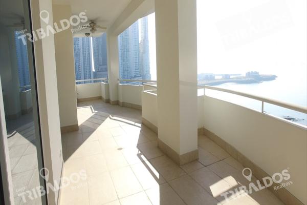 Venta de apartamento en ph torre del parque