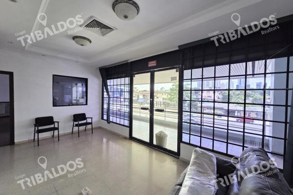 Local en edison plaza segundo piso