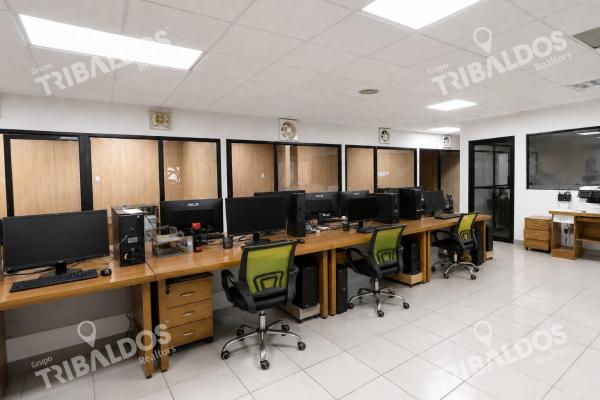 Commercial warehouse for sale in río abajo
