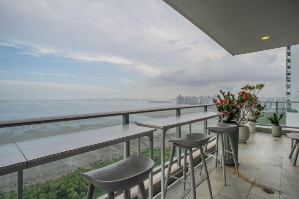 For sale 4-bedroom penthouse in ph regalia
