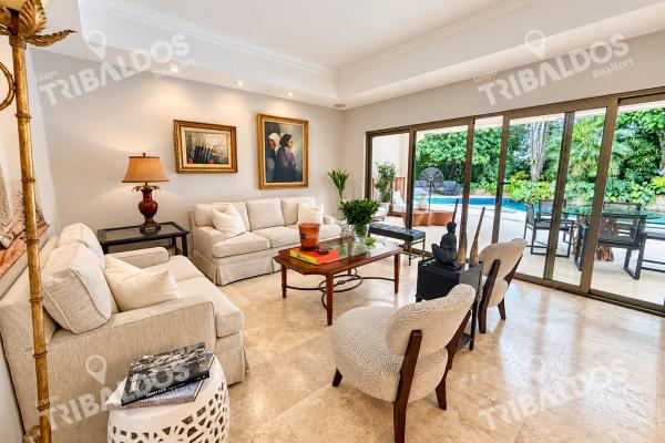 House for sale in costa del este | pool, private gym, and spacious social areas