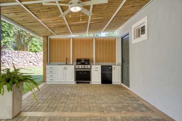 Casa con piscina de agua salada en dolega panamá