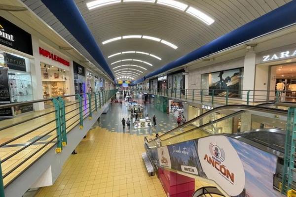 Venta de local en albrook mall