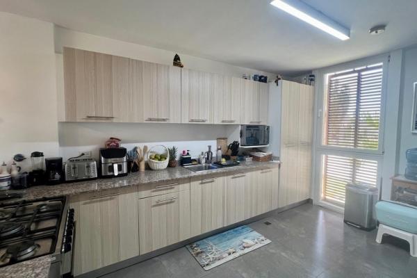 3 bedrooms turn key beach house