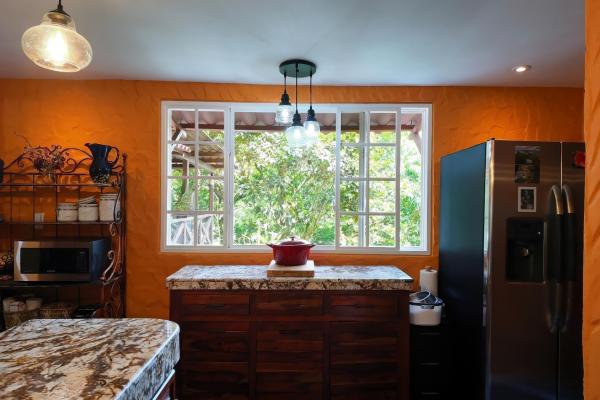 Charming mountain home for sale in toscana, altos