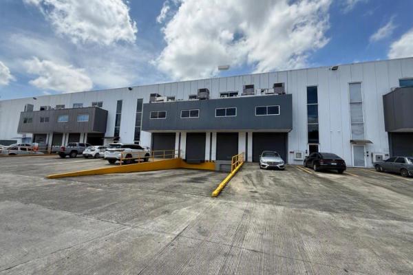 Sale or rental of warehouses in ph centro logístico dos caminos