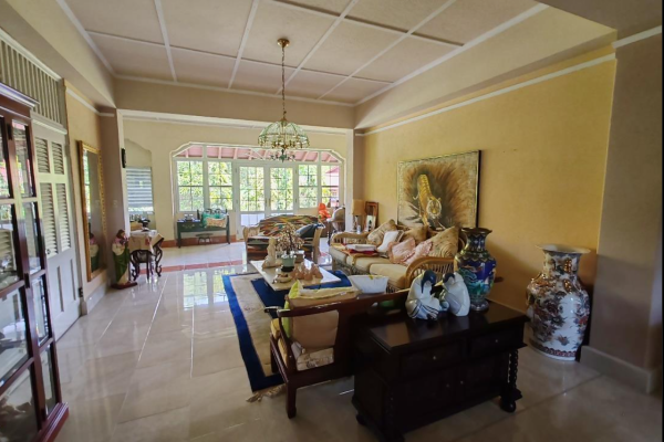 Sale of house in albrook